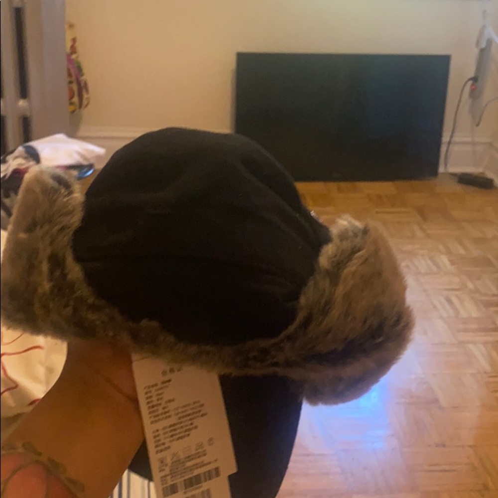 Winter hat - Picture 2 of 4